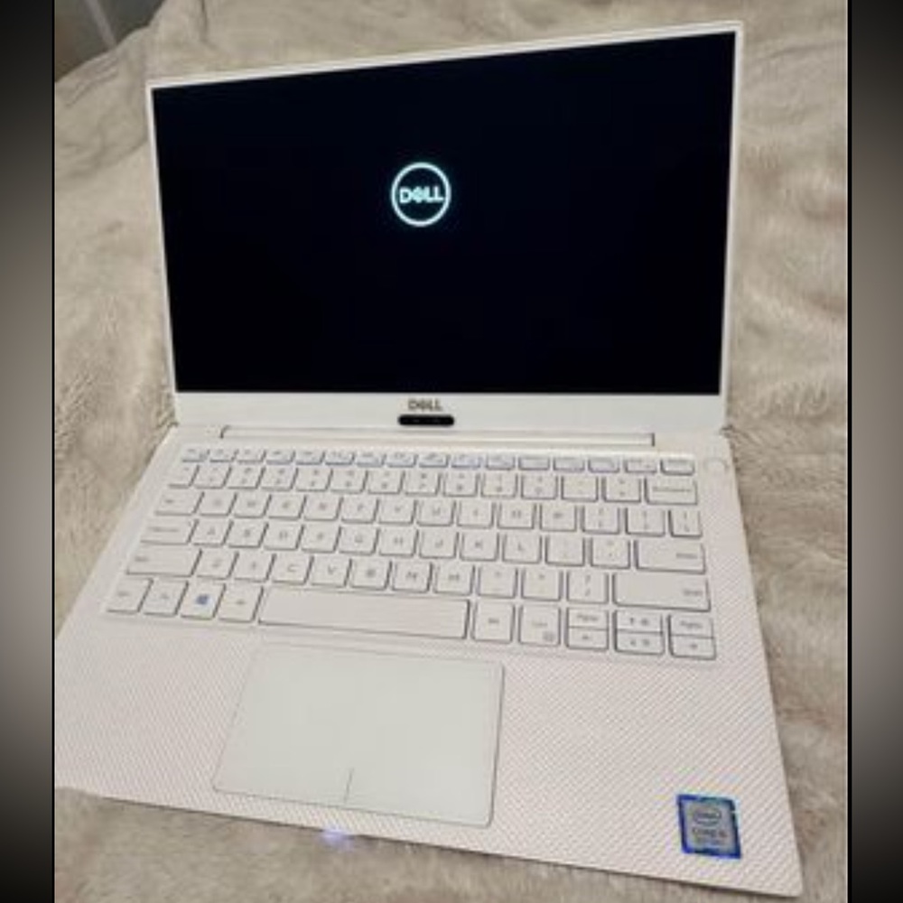 Laptop - Picture 3 of 4